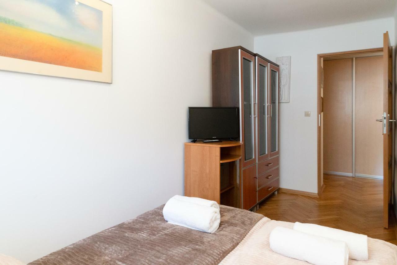 Traditional Apartment Starowislna Street คราคูฟ ภายนอก รูปภาพ